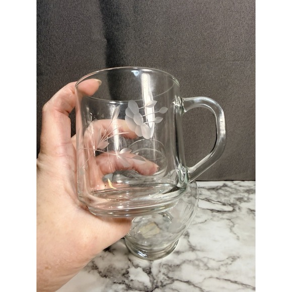 PRINCESS HERITAGE COLLECTION ~ BEDSIDE CARAFE ~ ETCHED FLORAL PATTERN (2594) - Picture 4 of 13